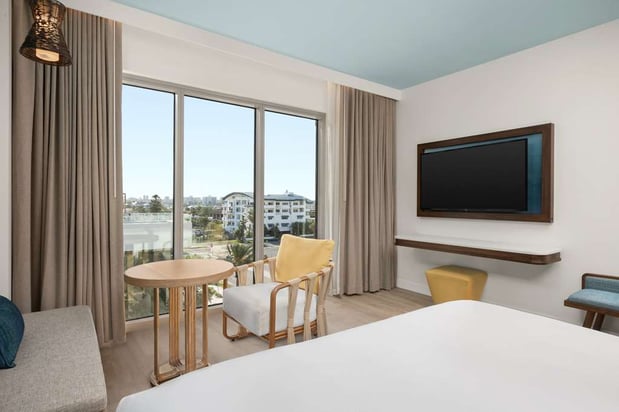 Images The Hiatus Clearwater Beach, Curio Collection by Hilton