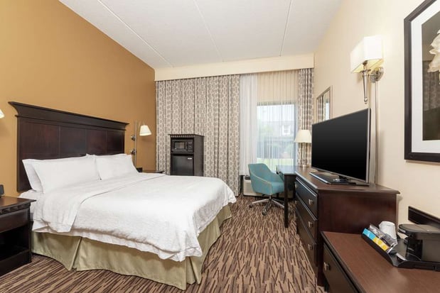 Images Hampton Inn & Suites Cleveland-Airport/Middleburg Heights