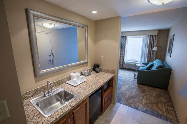 Images Hampton Inn & Suites Tilton