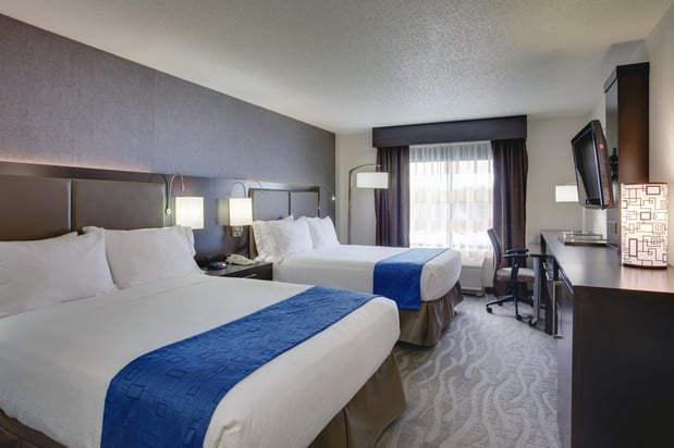 Images Holiday Inn Express & Suites Meadowlands Area by IHG