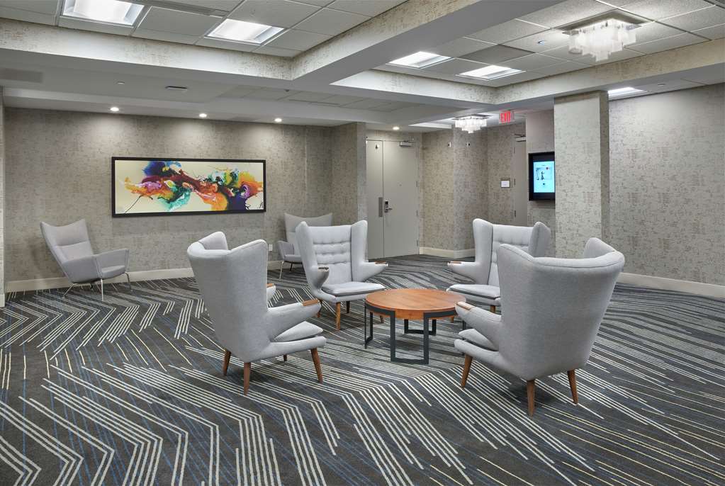 Meeting Room DoubleTree by Hilton Edmonton Downtown Edmonton (587)525-1234