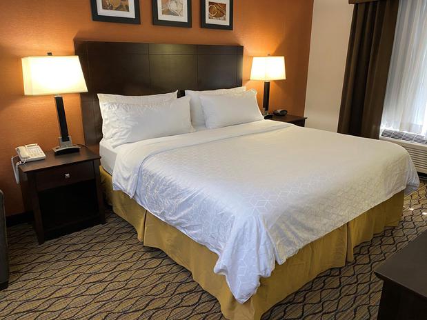Images Holiday Inn Express & Suites Danbury - I-84 by IHG