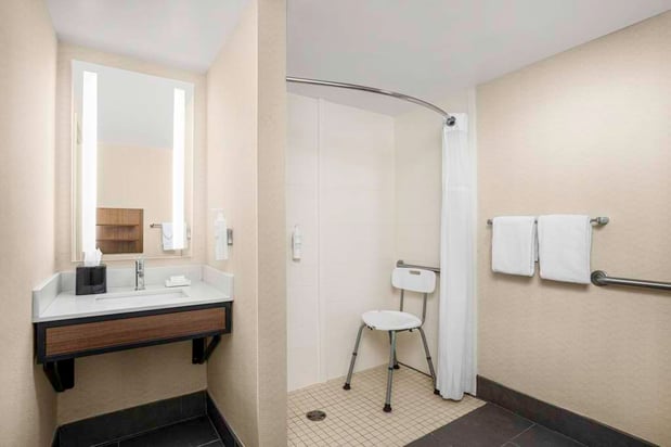 Images Hilton Garden Inn Kent Island Marina