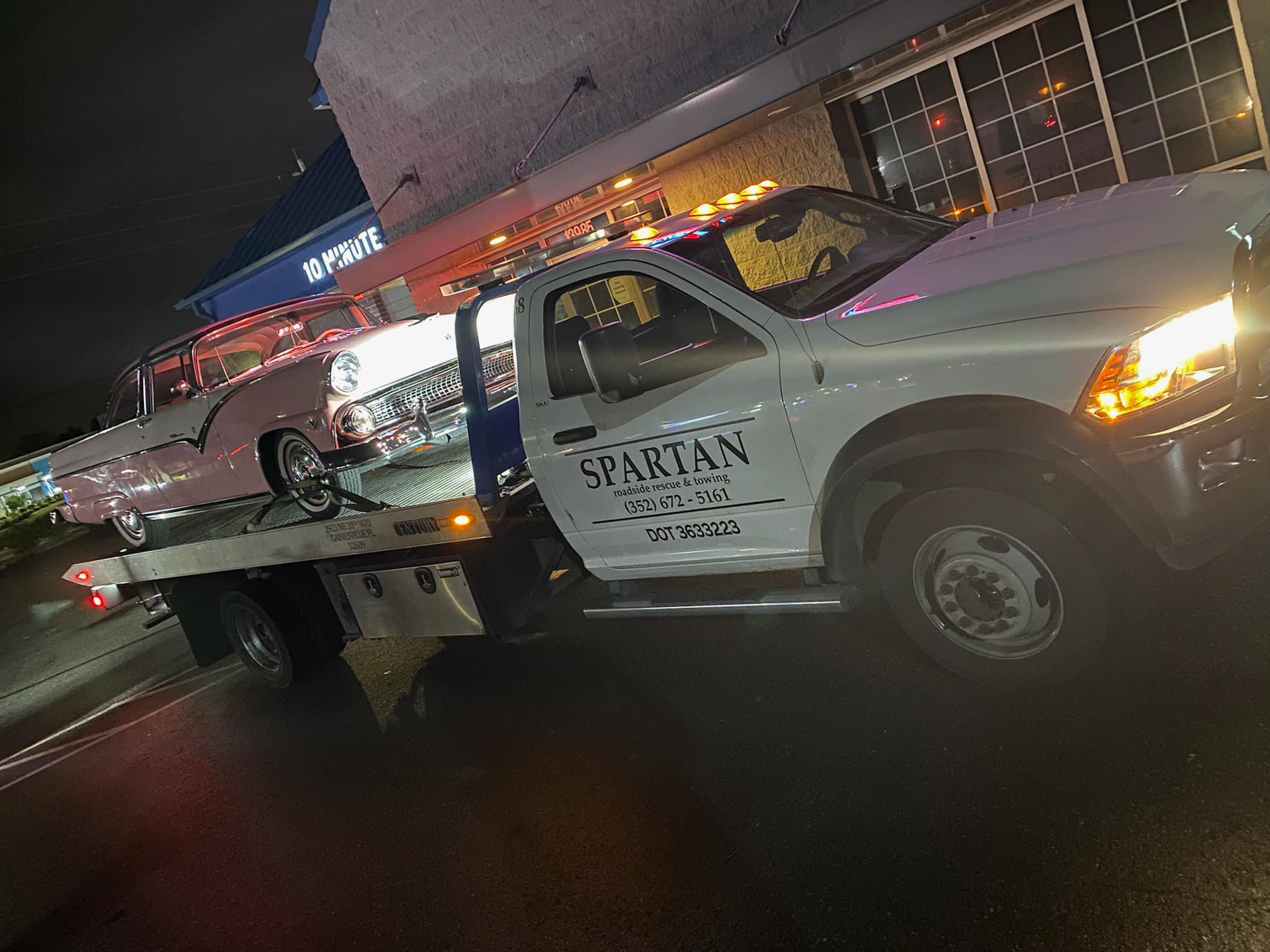 Call our fast, friendly, reliable tow team!