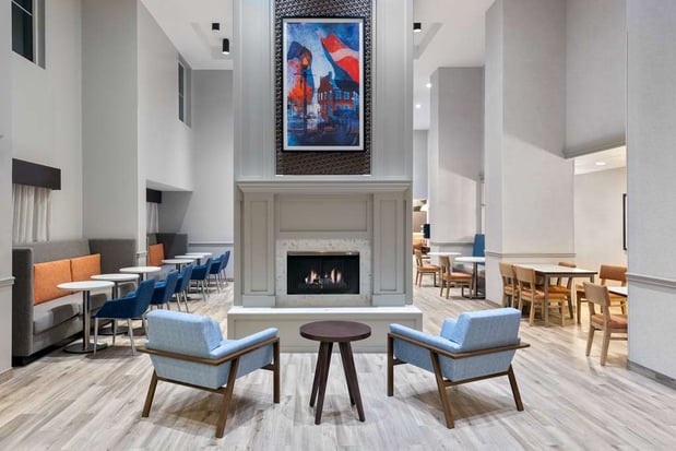 Images Hampton Inn & Suites Charlottesville-At The University