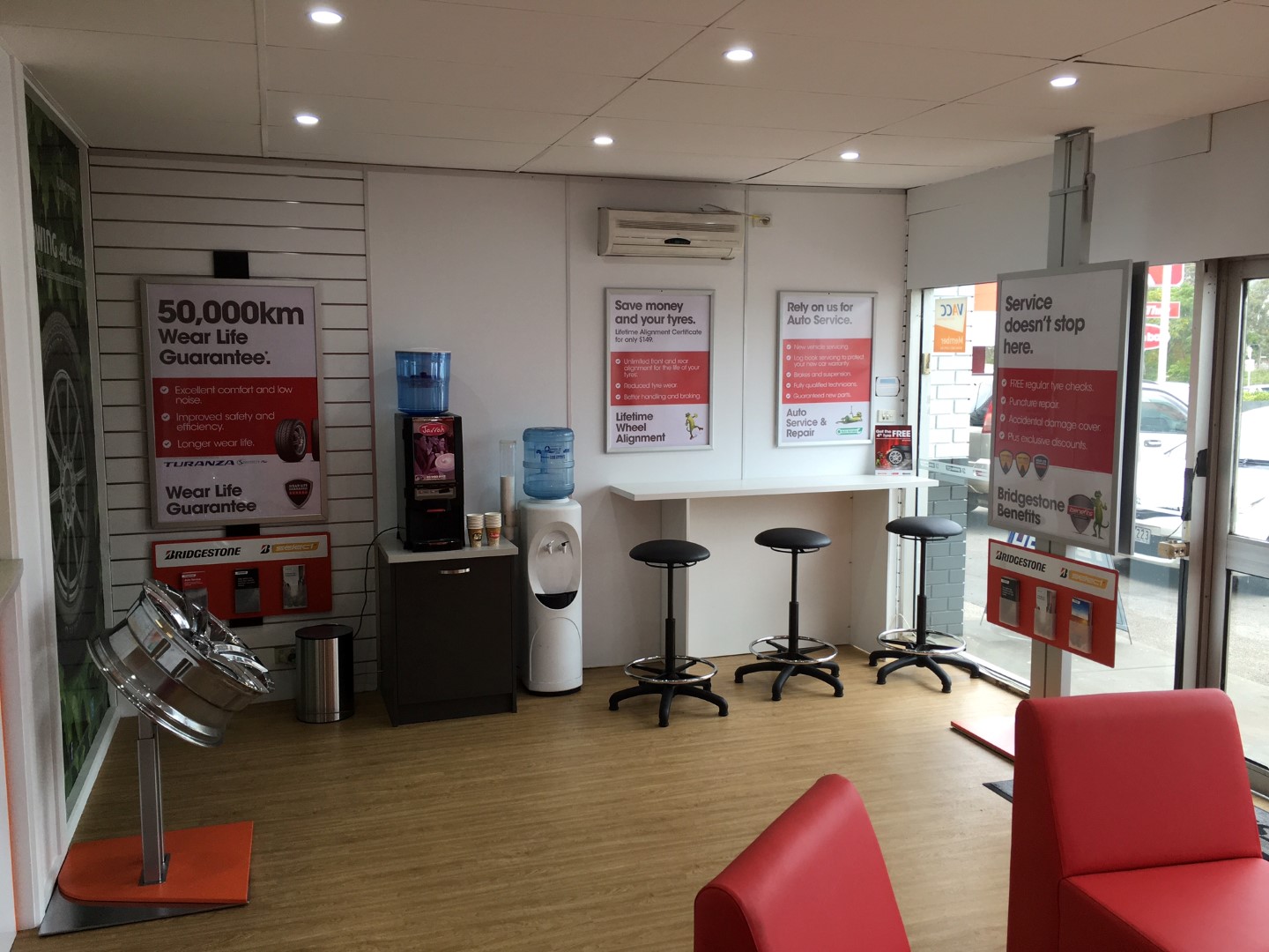 Images Bridgestone Select Tyre & Auto Mentone