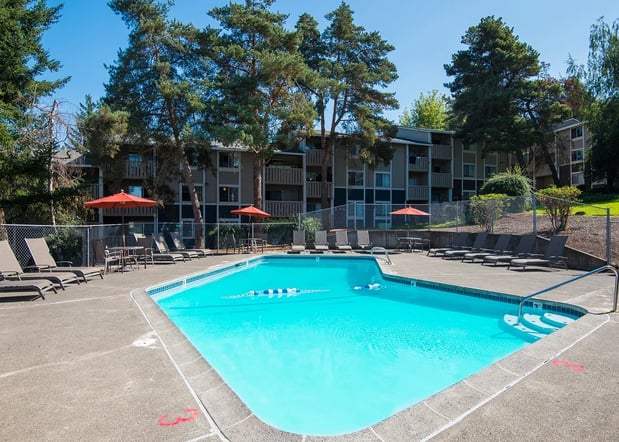 Images Rolling Hills Apartments