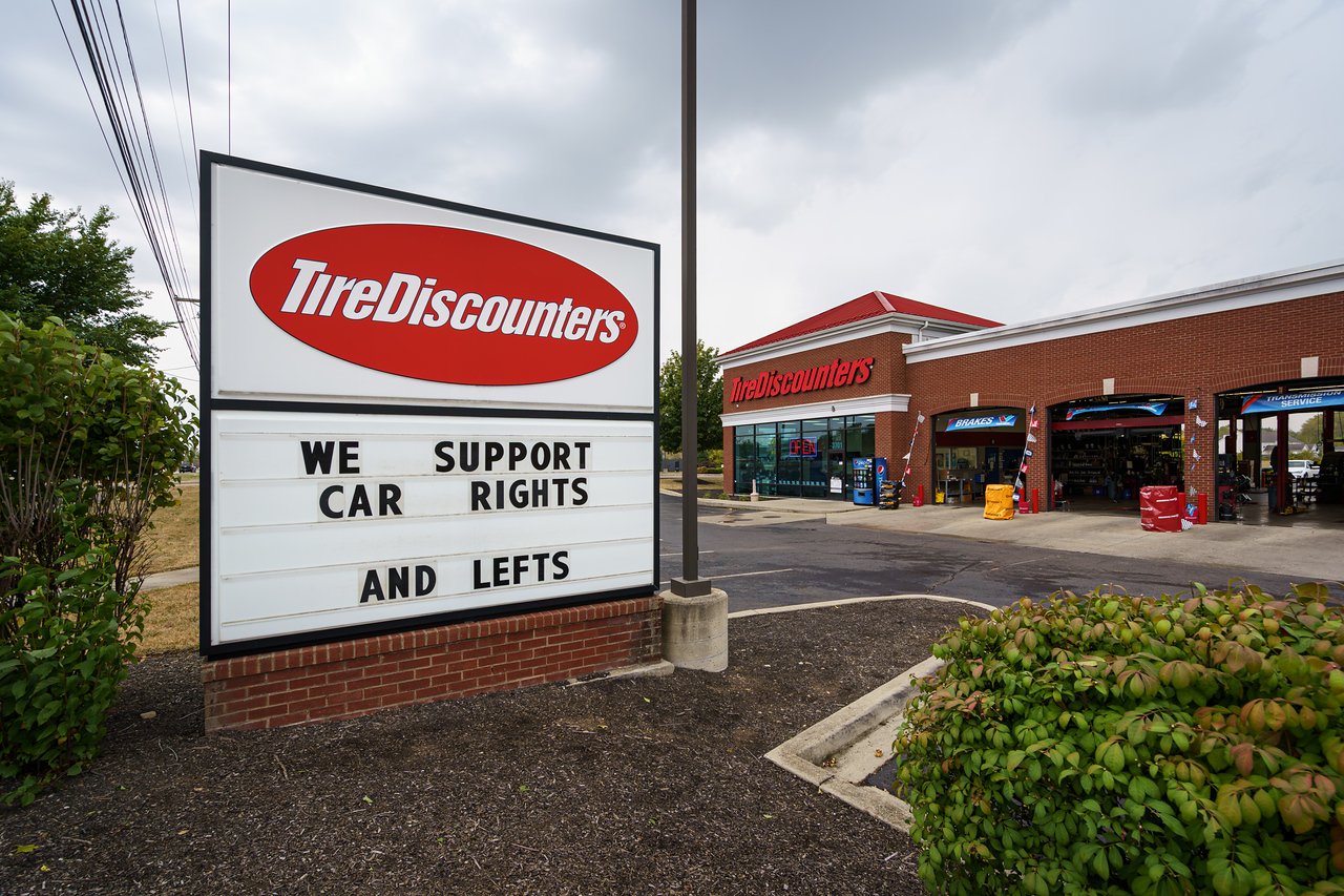 Tire Discounters on 3701 S Hamilton Rd in Groveport