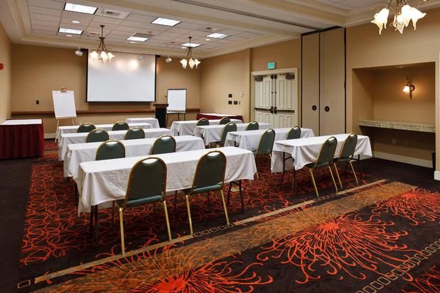 Images Holiday Inn Colorado Springs Airport by IHG