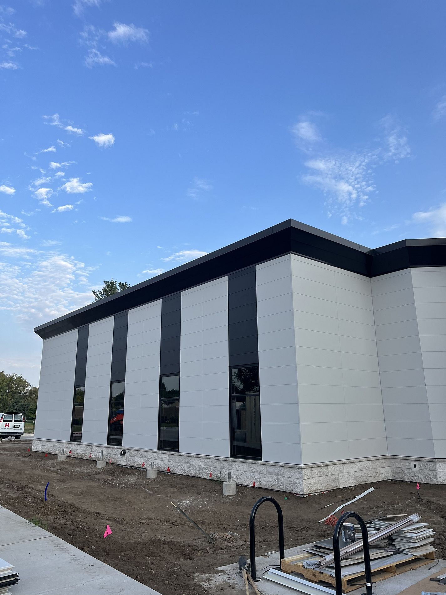 EPDM Roof for Bank Iowa in Johnston with Metal Trim