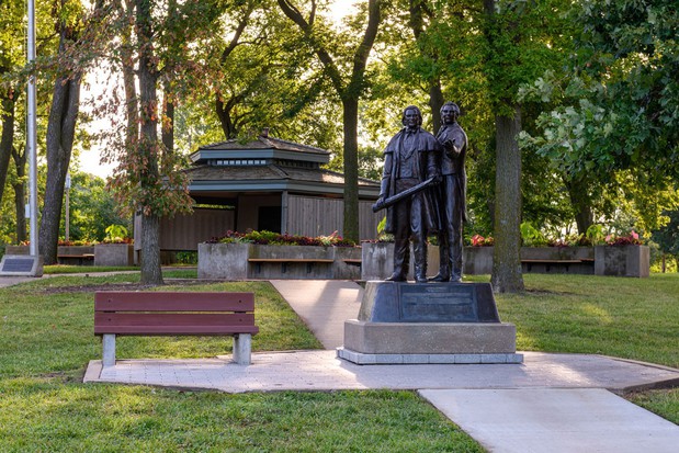 Images Pioneer Memorial and Exodus to Greatness