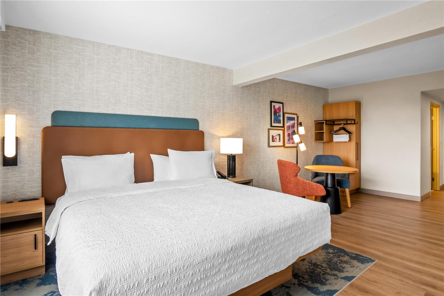 Guest room
