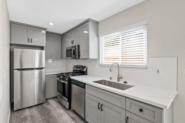 Images Hamilton Courtyard Apartments