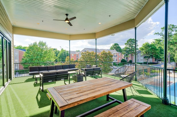 Images Vie at University Downs