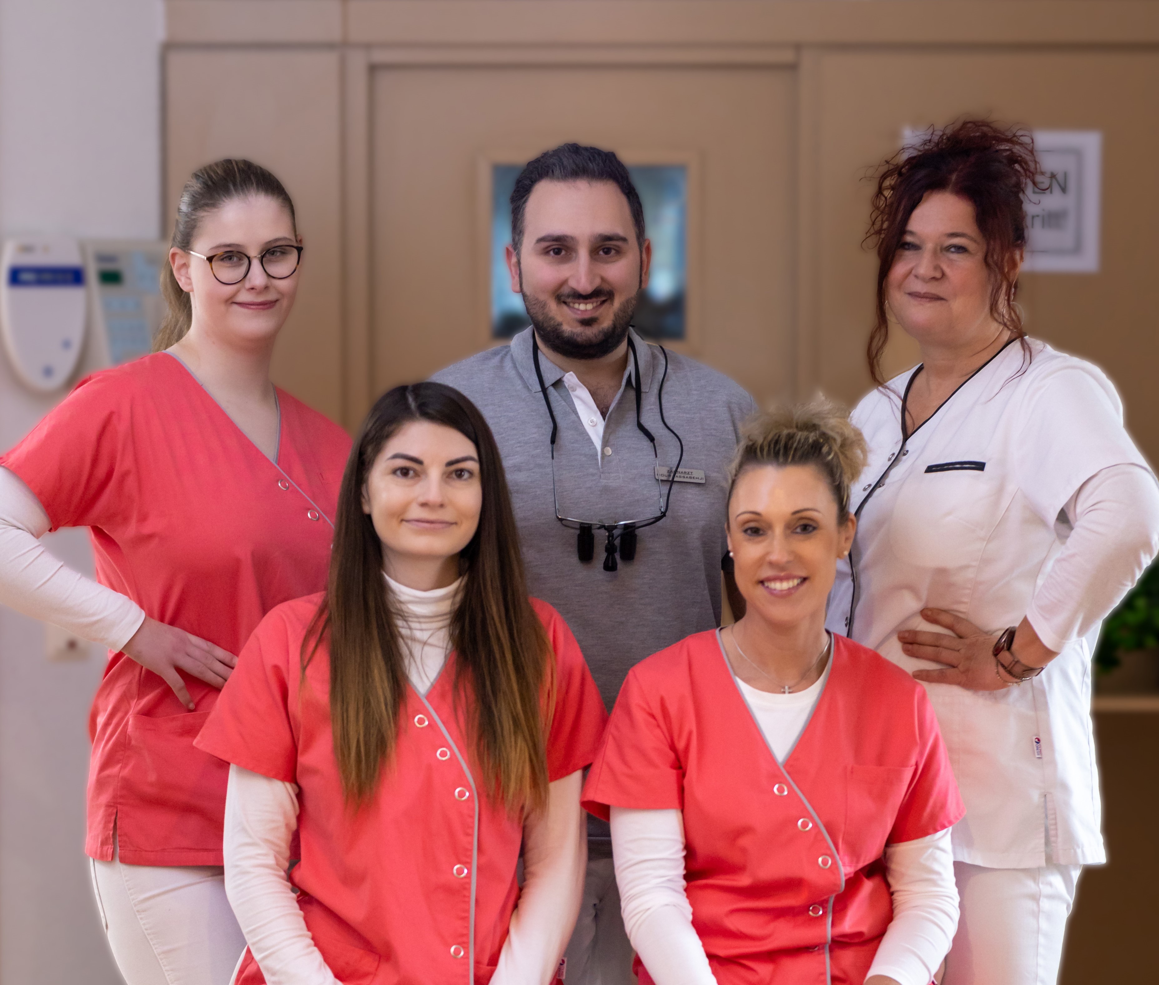 Praxisteam der Zahnarztpraxis Nour Tassabehji - REHBACH 35 in Neuhofen