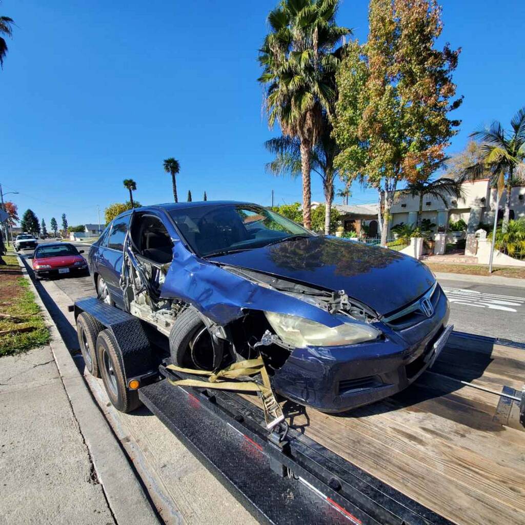 Cash for your wrecked Honda, we pick up at your location. Leon Junk Car