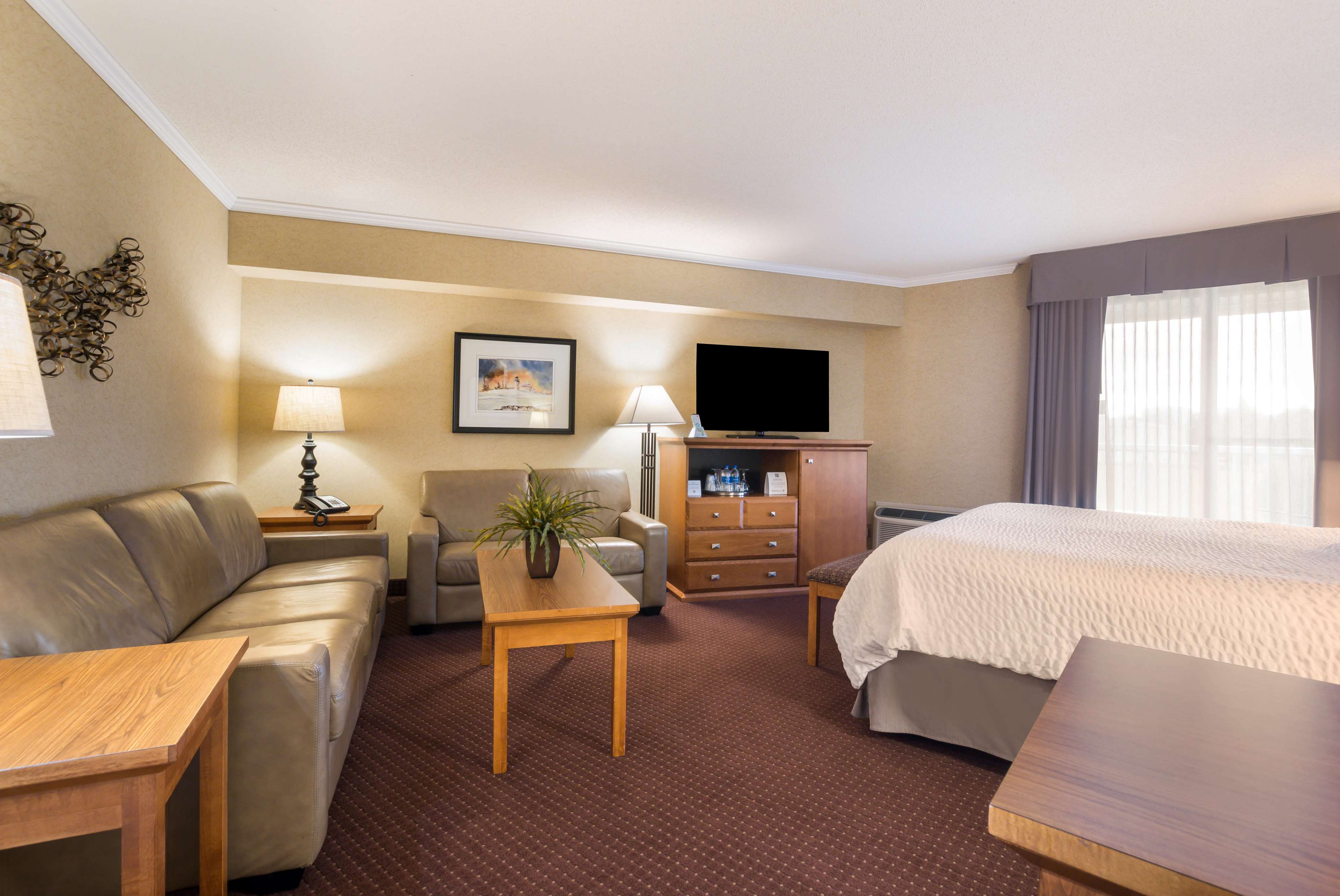 King Suite Best Western Plus Norwester Hotel & Conference Centre Thunder Bay (807)473-9123