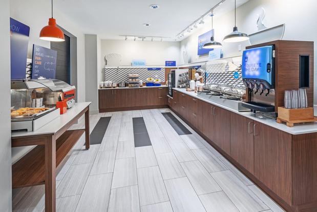 Images Holiday Inn Express & Suites Shreveport - West by IHG