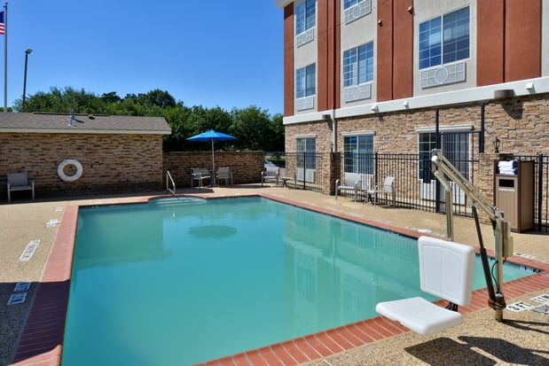 Images Holiday Inn Express & Suites Carthage by IHG