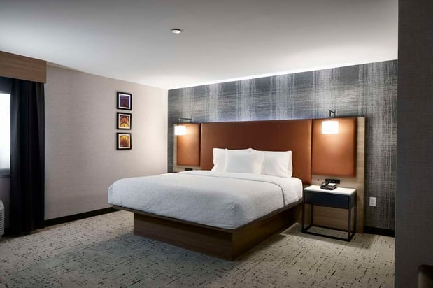 Images Hampton Inn Newark Airport
