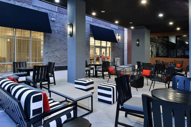 Images Hampton Inn & Suites Greensboro Downtown