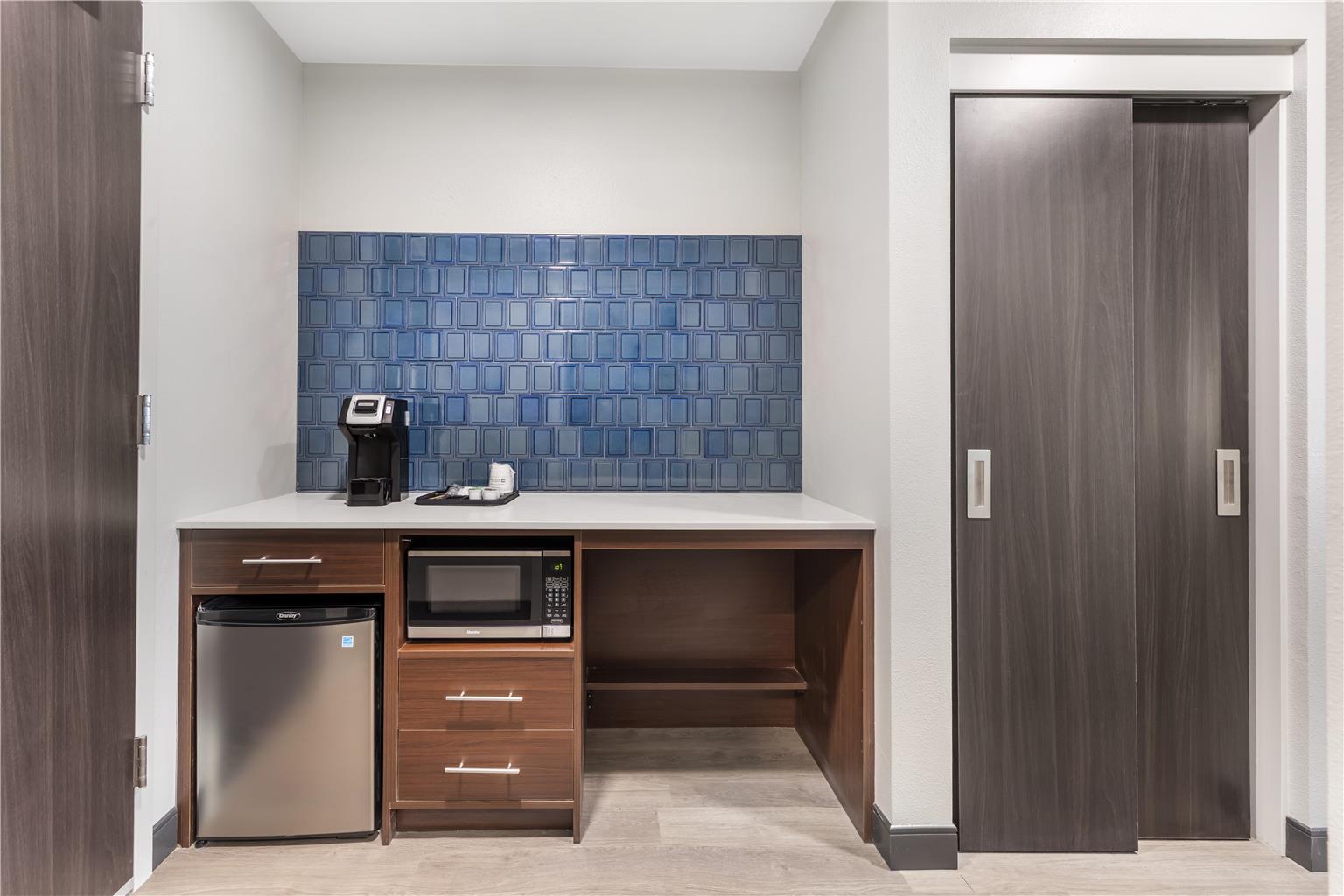 Double Queen Guestroom