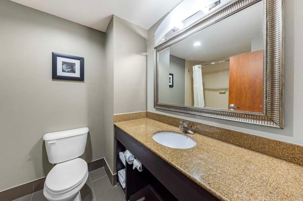 Images Best Western Plus Midwest City Inn & Suites