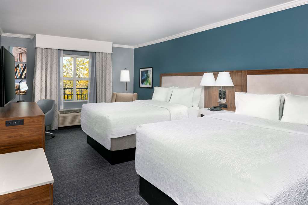 Guest room Hampton Inn Savannah-Historic District Savannah (912)231-9700