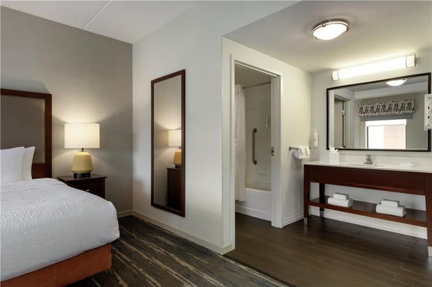 Images Hampton Inn & Suites Pittsburgh/Harmarville