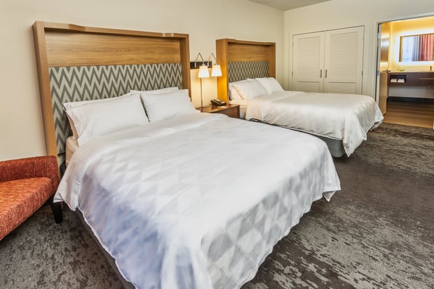 Images Holiday Inn & Suites Memphis - Wolfchase Galleria by IHG