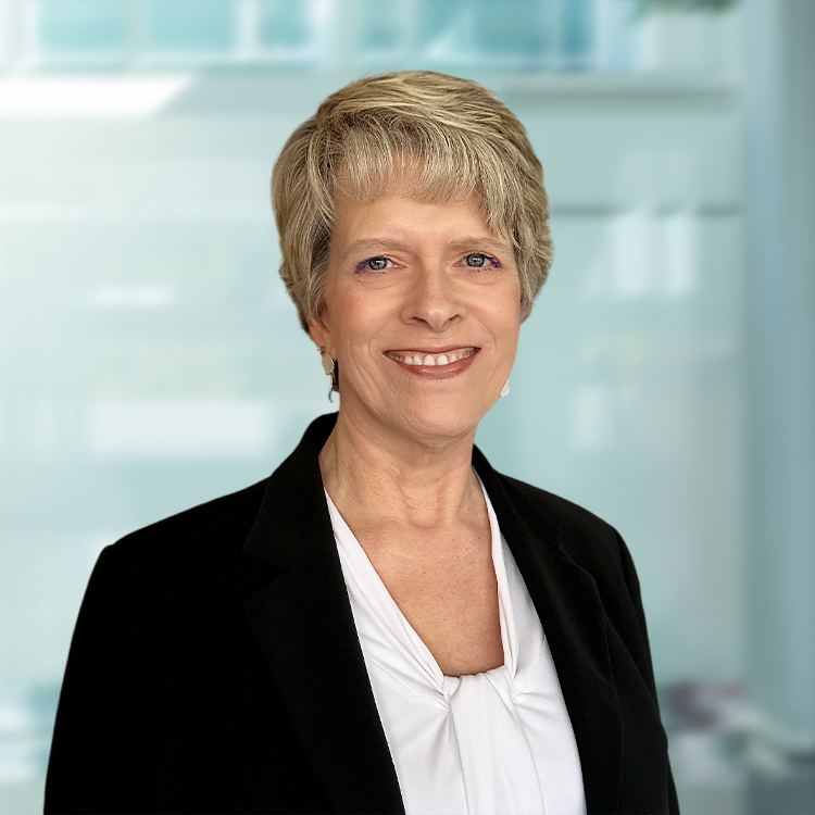 Headshot of Kate Evans, a wealth advisor at Chase