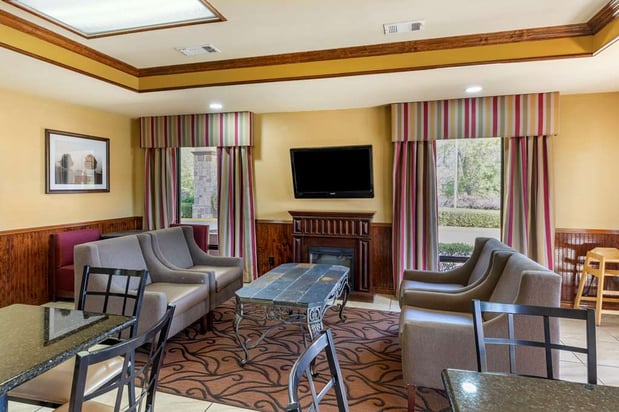Images Best Western Lindale Inn