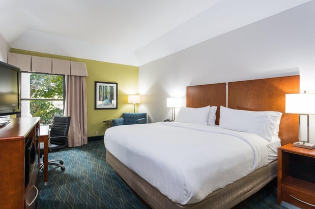 Images Holiday Inn Express & Suites Wilmington-University Ctr by IHG
