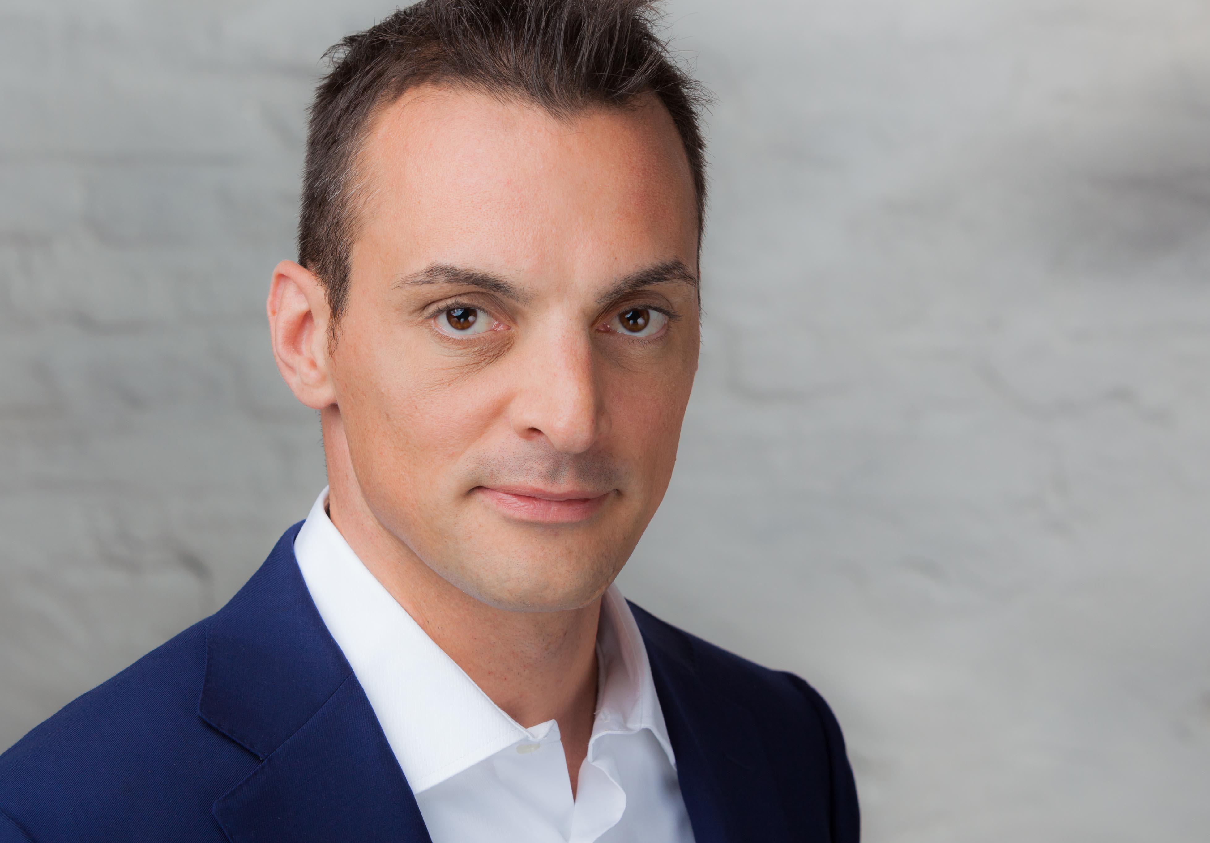 AXA  Essen Antonio Sanchez Seoane, Huyssenallee 70-72 in Essen