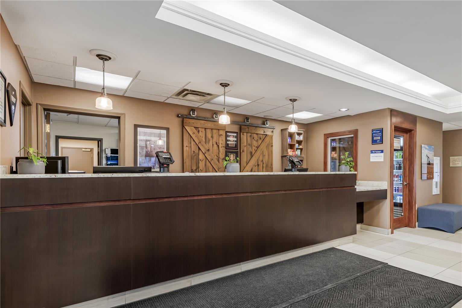 Images Best Western Plus Red Deer Inn & Suites