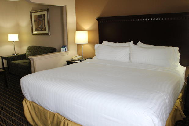 Images Holiday Inn Express & Suites Kansas City-Liberty (Hwy 152) by IHG