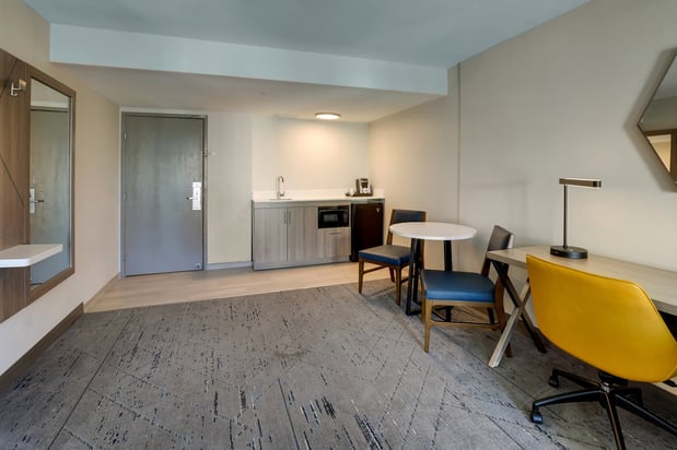 Images Holiday Inn Express & Suites Branson 76 Central by IHG