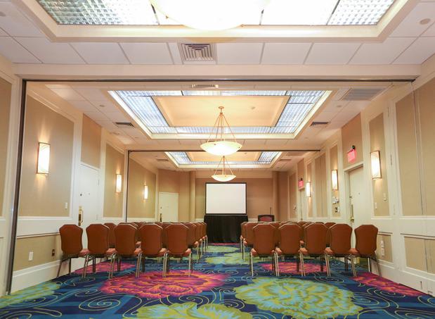 Images Crowne Plaza Virginia Beach Town Center by IHG