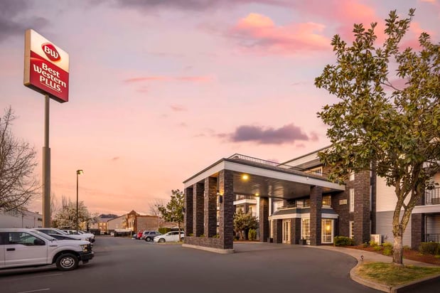 Images Best Western Plus Grand Manor Inn