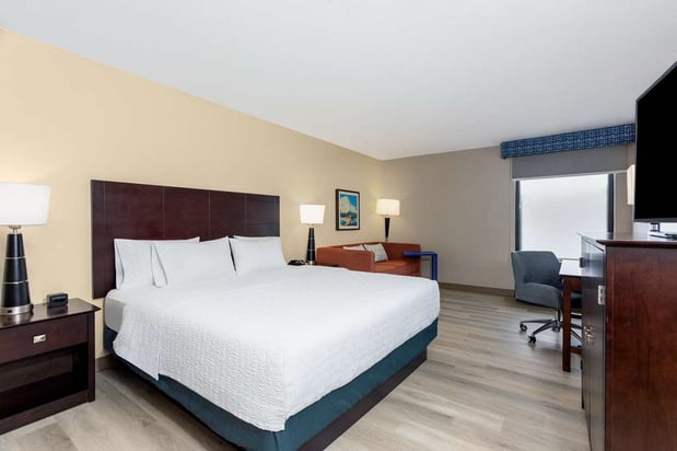 Images Hampton Inn Orlando-International Airport