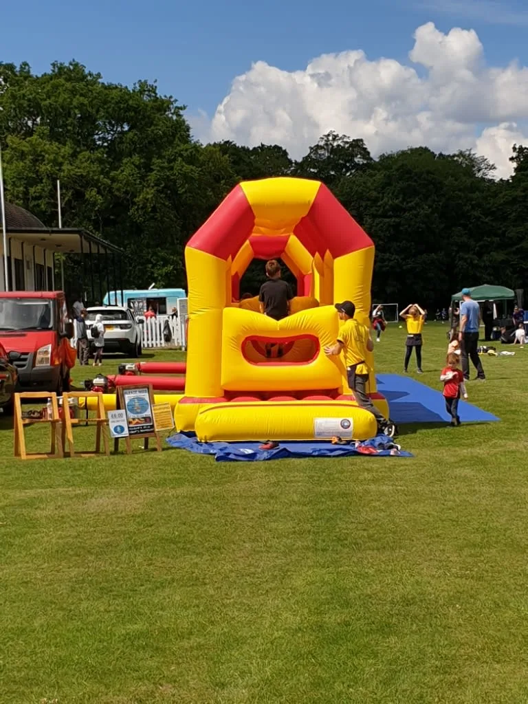 Images Top Banana Bouncy Castles