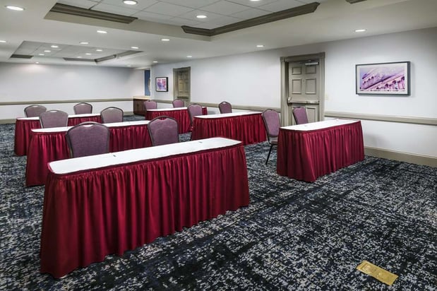 Images Hampton Inn & Suites Baltimore Inner Harbor