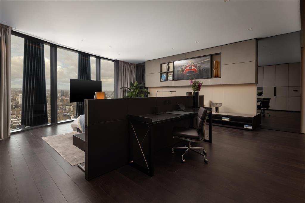 Suite bedroom