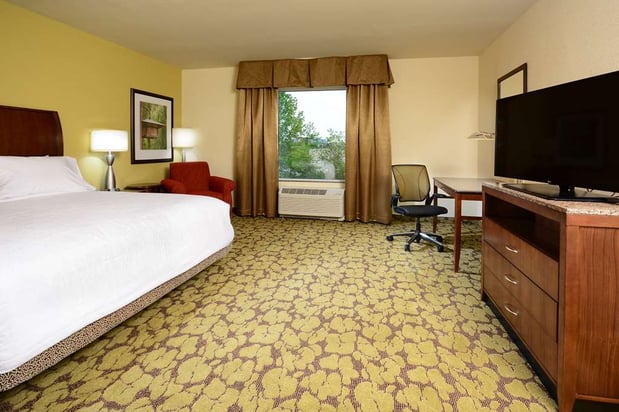 Images Hilton Garden Inn Greensboro Airport