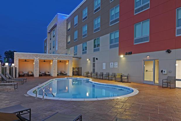 Images Holiday Inn Express & Suites Tulsa South - Woodland Hills by IHG