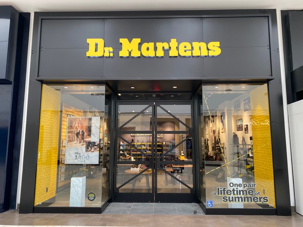 Images Dr. Martens Los Cerritos