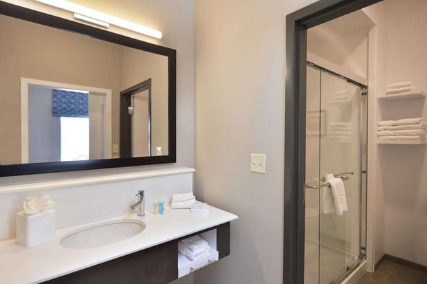 Images Hampton Inn & Suites at Wisconsin Dells Lake Delton