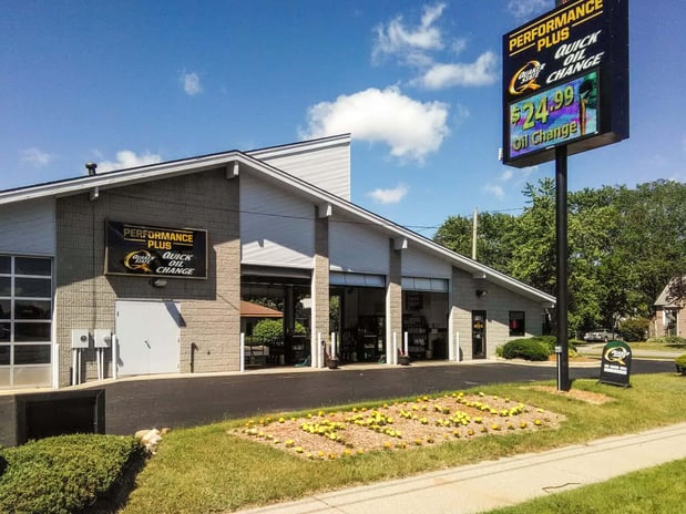 Images Performance Plus Quick Oil Change