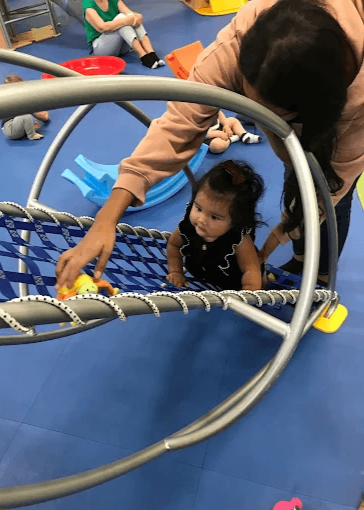 Shake, tap, listen, and move as your child explores how different instruments create sound. Music classes for kids in Columbus turn early learning into an interactive experience you can enjoy together.