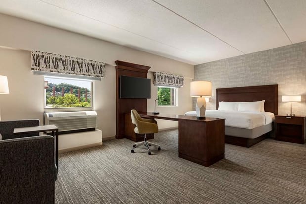 Images Hampton Inn & Suites Pittsburgh/Waterfront-West Homestead
